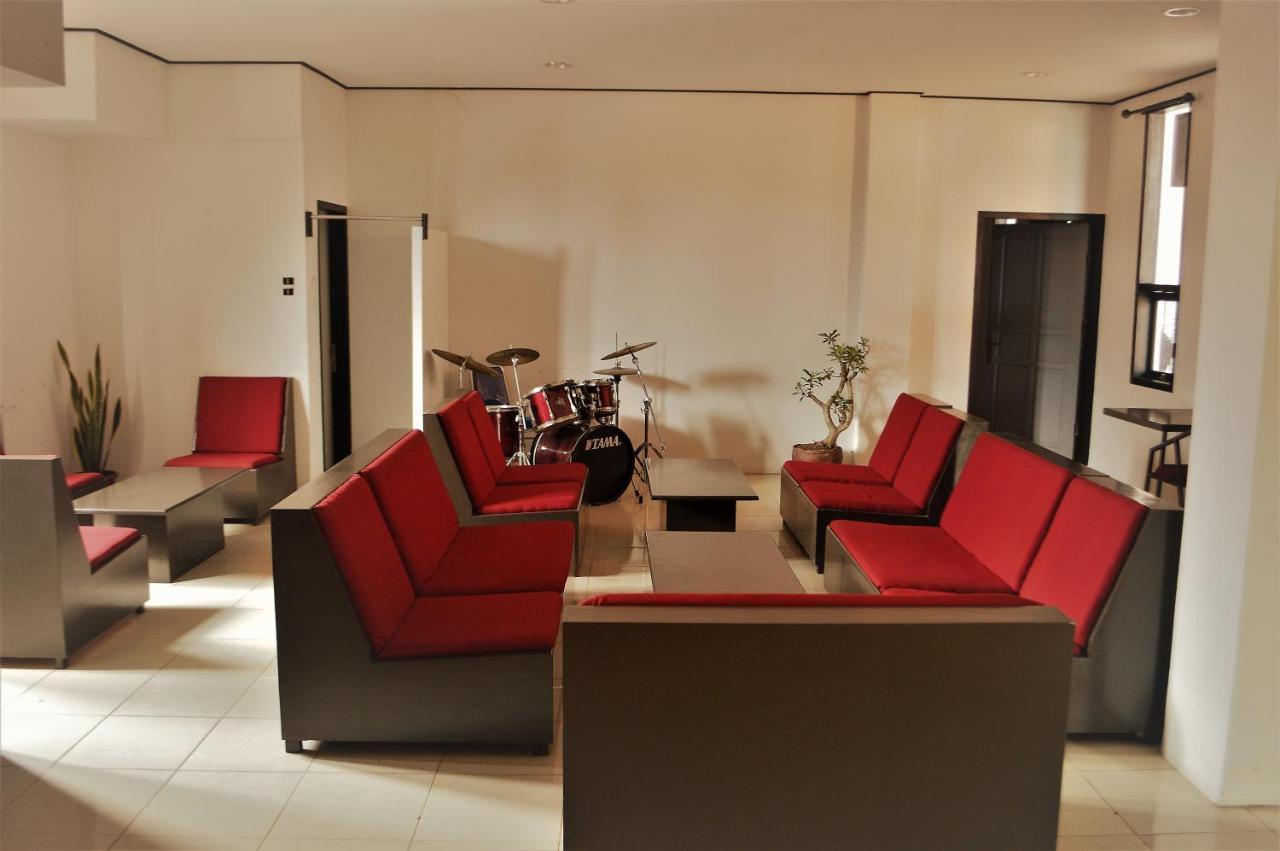 Reddoorz Near Jalan Sudirman Padang Hotel Buitenkant foto