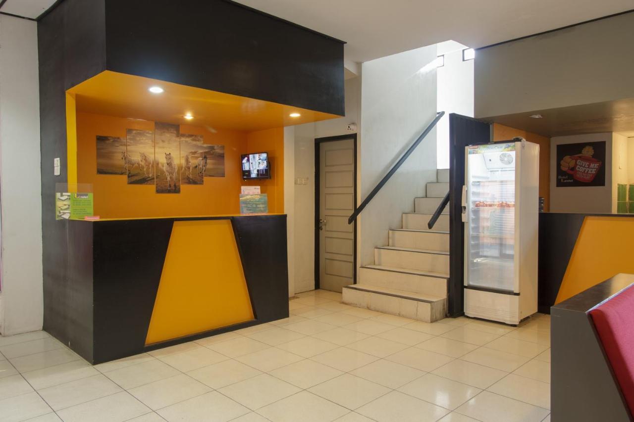 Reddoorz Near Jalan Sudirman Padang Hotel Buitenkant foto