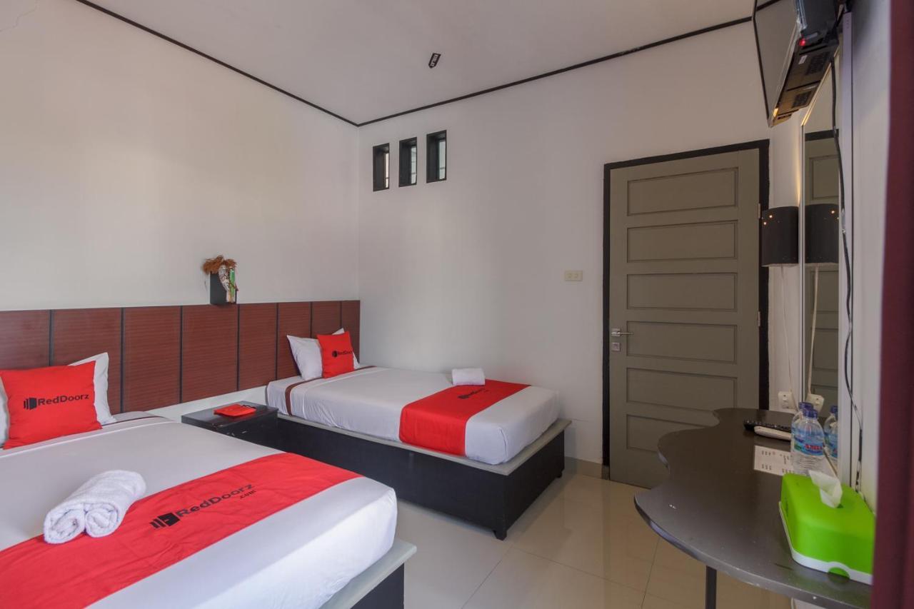 Reddoorz Near Jalan Sudirman Padang Hotel Buitenkant foto